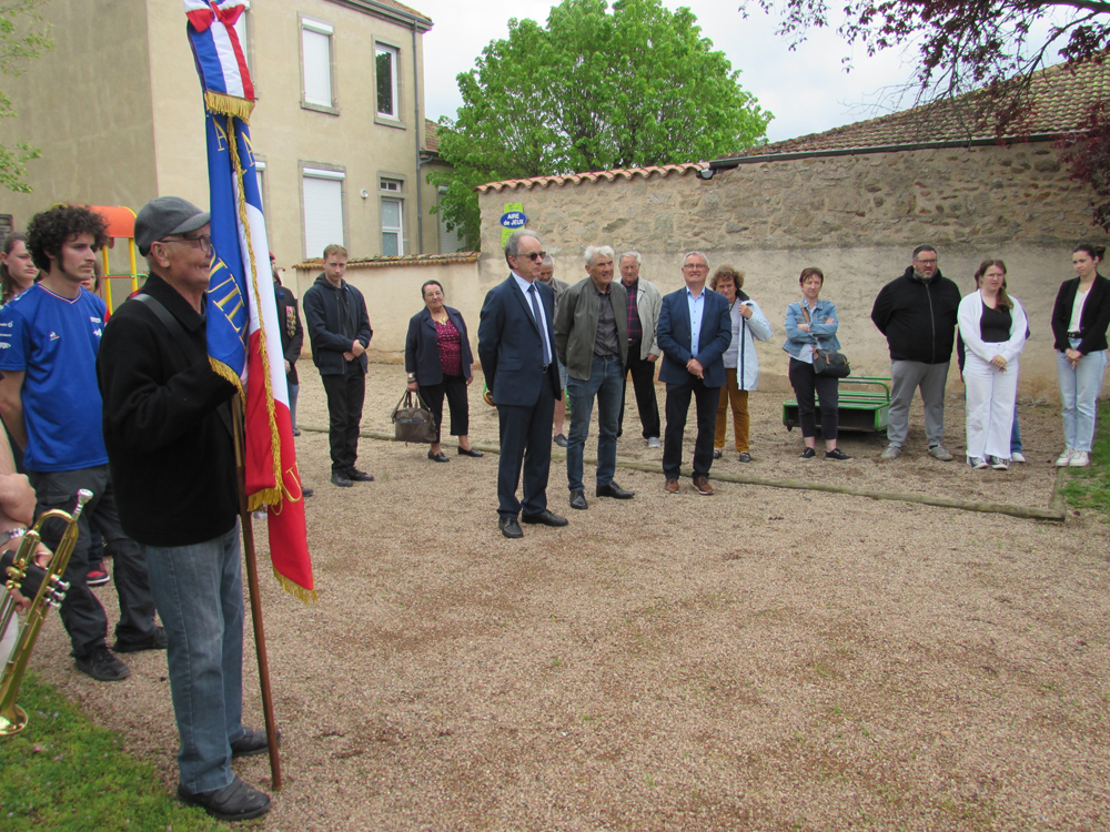 2023_05_08_img_7696_minute_silence_pouilly.jpg